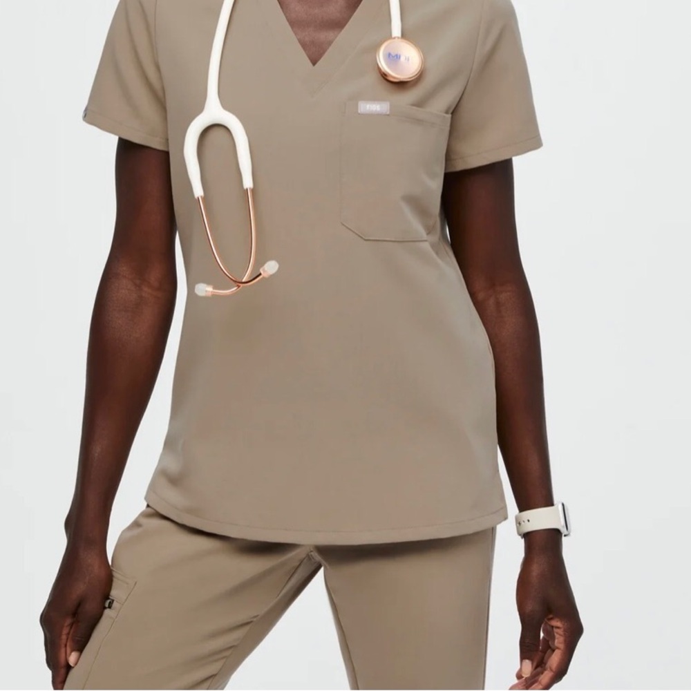 Figs Latte Catarina - One-Pocket Scrub Top - Small